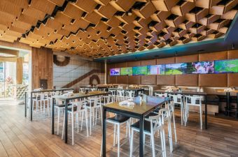 Houston_First Floor Lounge_340x225