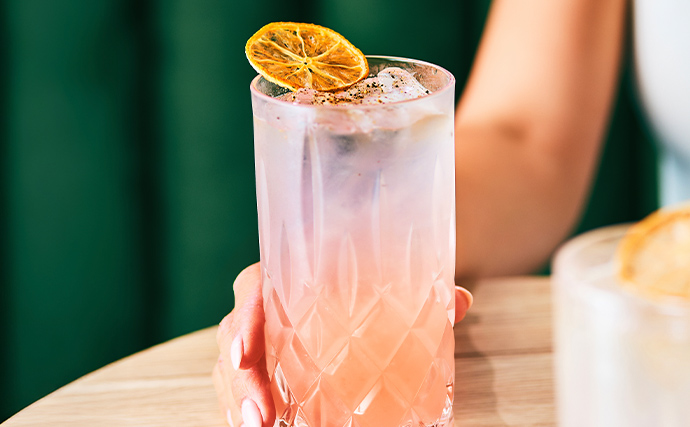 Slider_Raspberry-Gin-smash_DESK_690x427.jpg